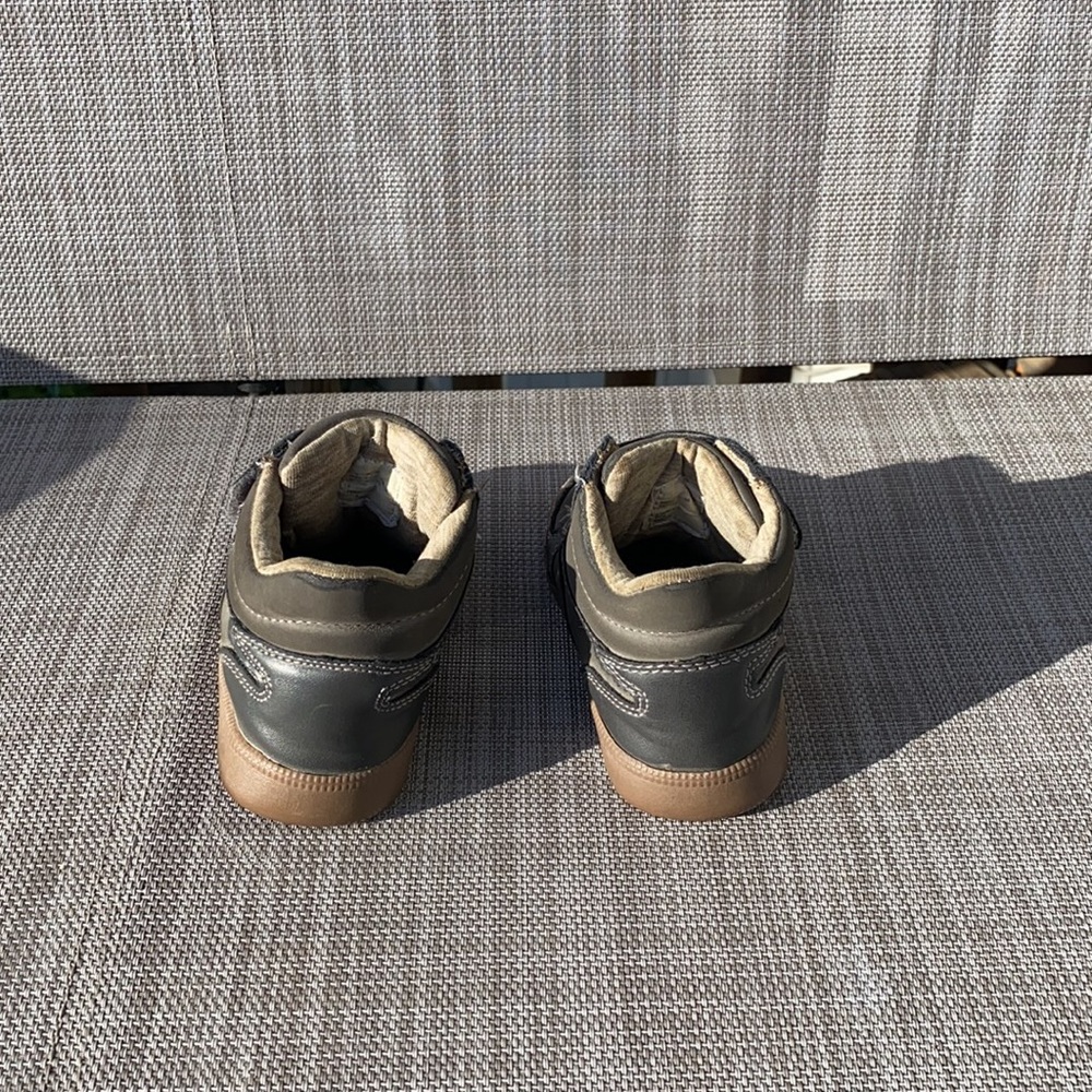 Easy wear  velcro baby/toddler shoes! - Picture 5 of 7